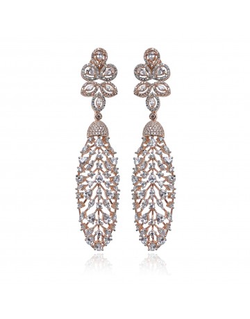 Long earrings studded in rose gold and silver polish