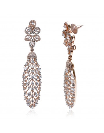 Long earrings studded in rose gold and silver polish